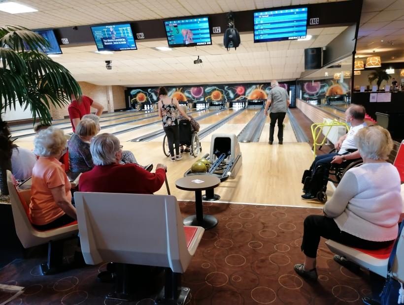 Les résidents au bowling